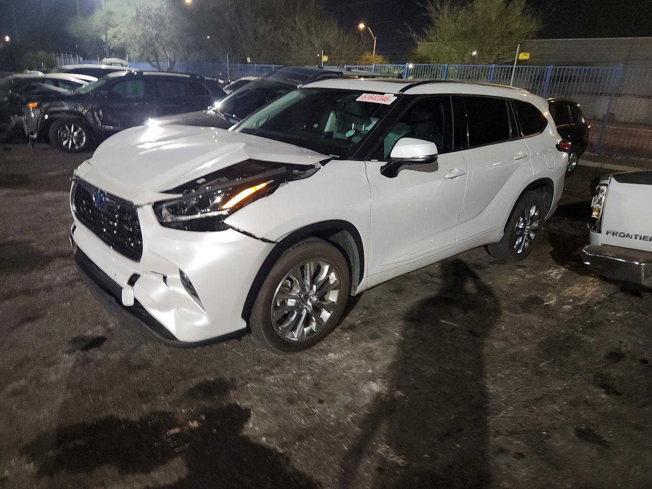 2023 Toyota Highlander Limited - zdjęcie główne