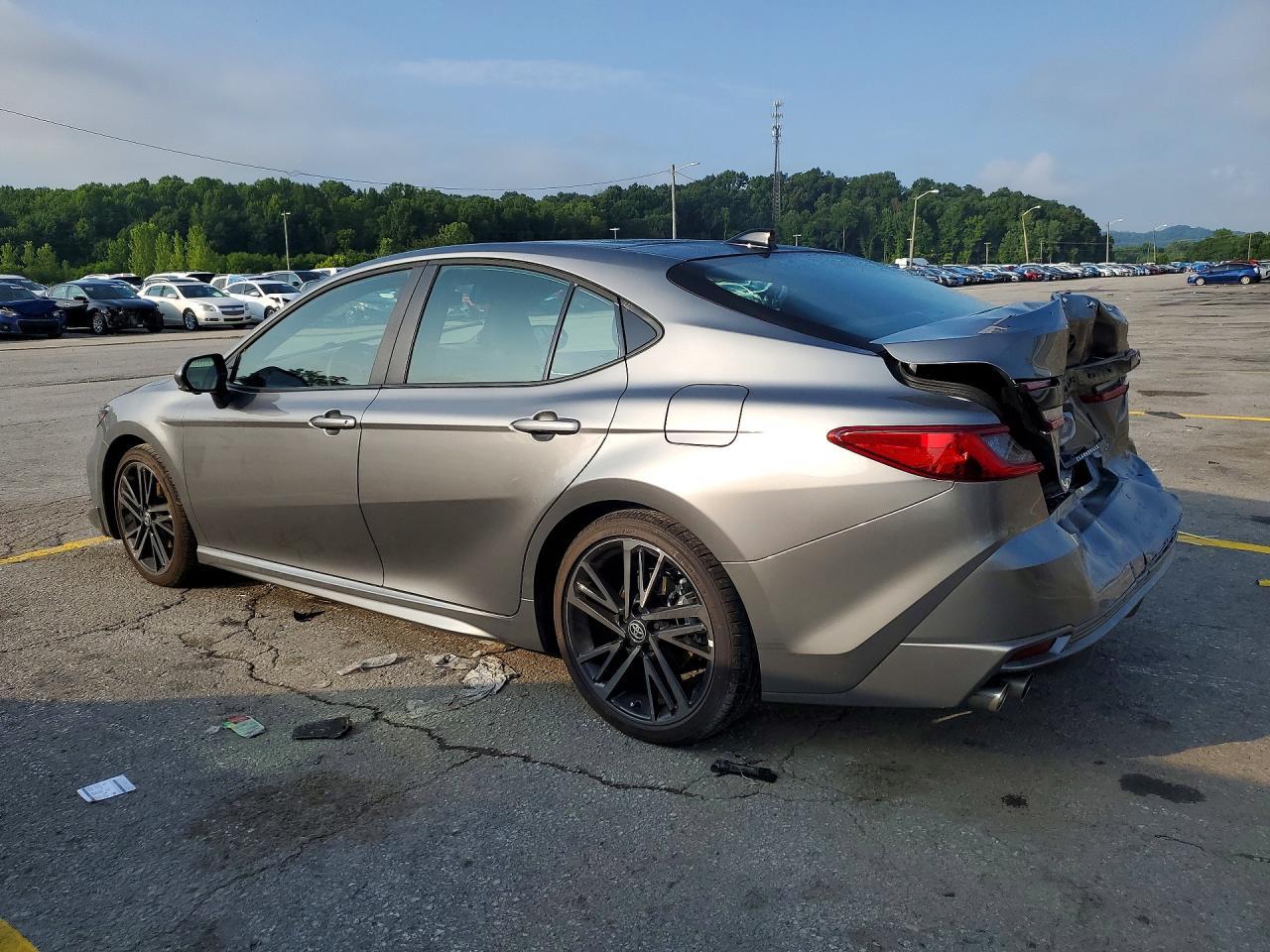 2026 Toyota Camry Xse - zdjęcie 2