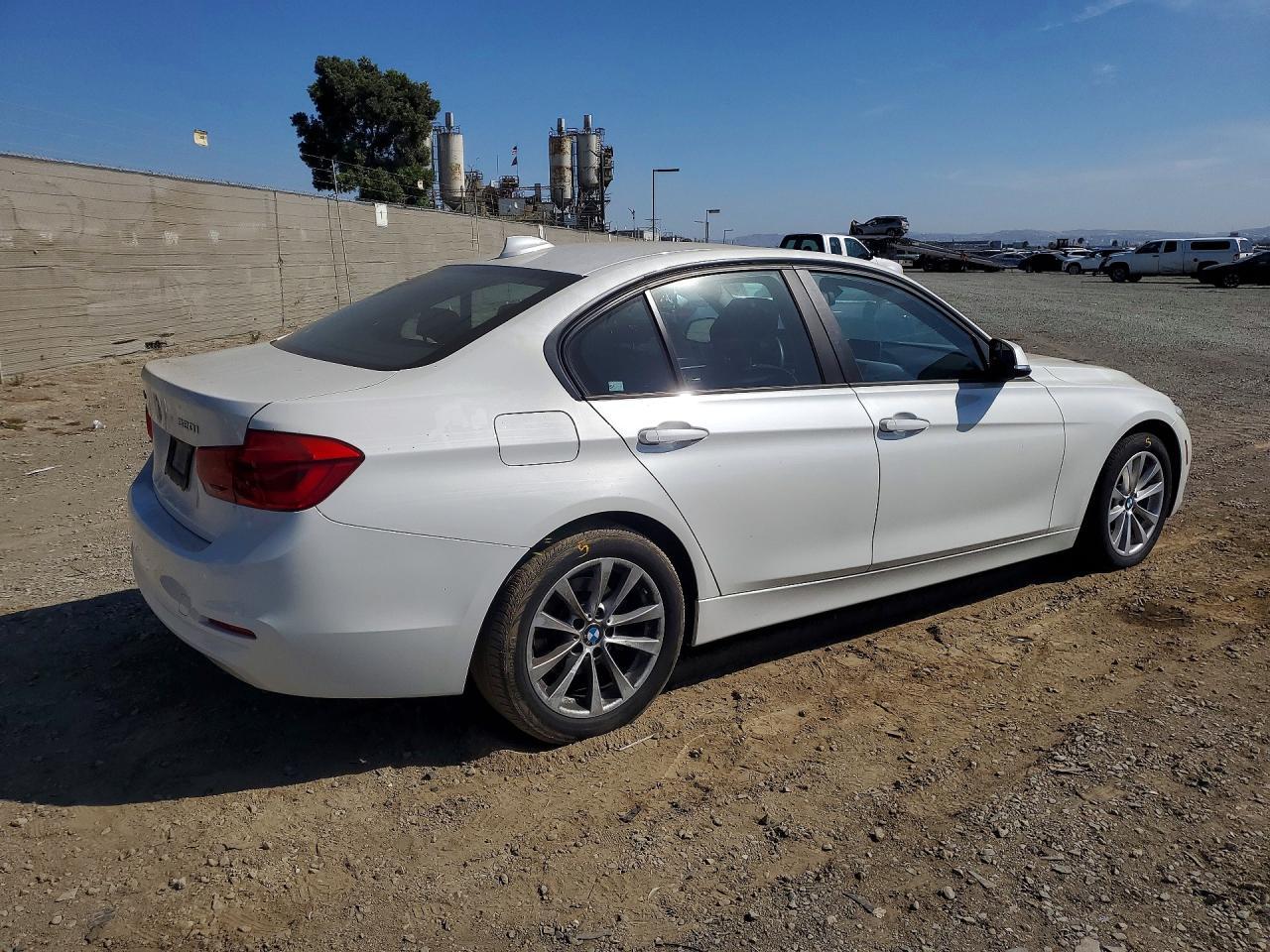 2018 BMW Seria 3 320i - zdjęcie 3