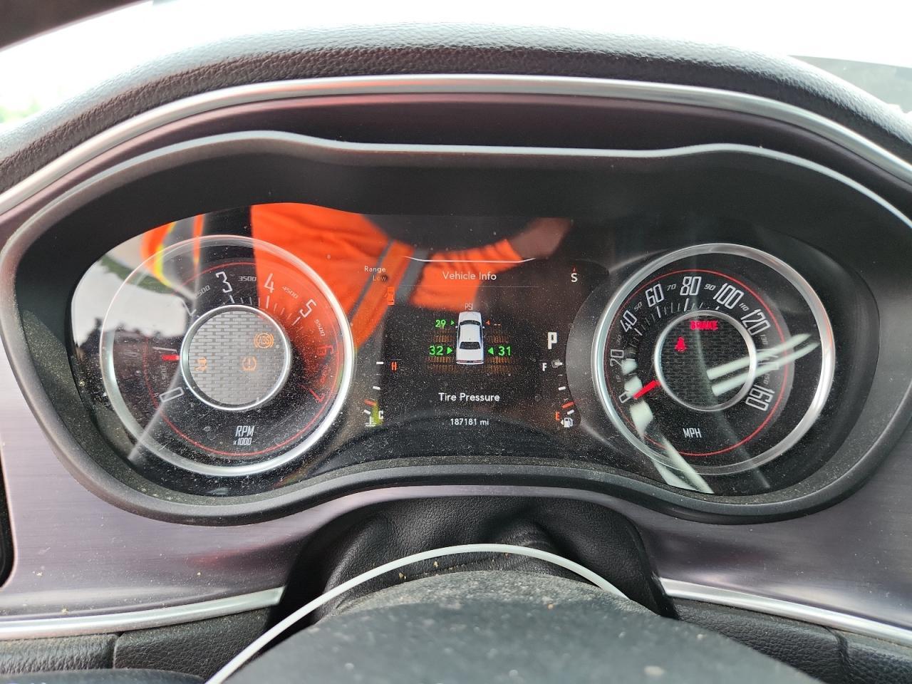 2015 Dodge Challenger Sxt - zdjęcie 9