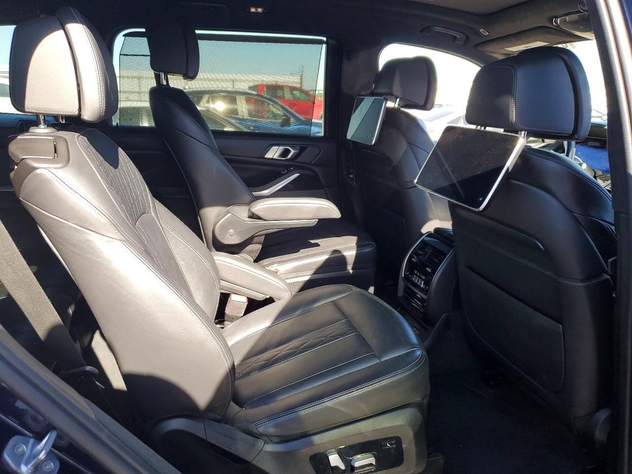 2020 BMW X7 xDrive40I - zdjęcie 11
