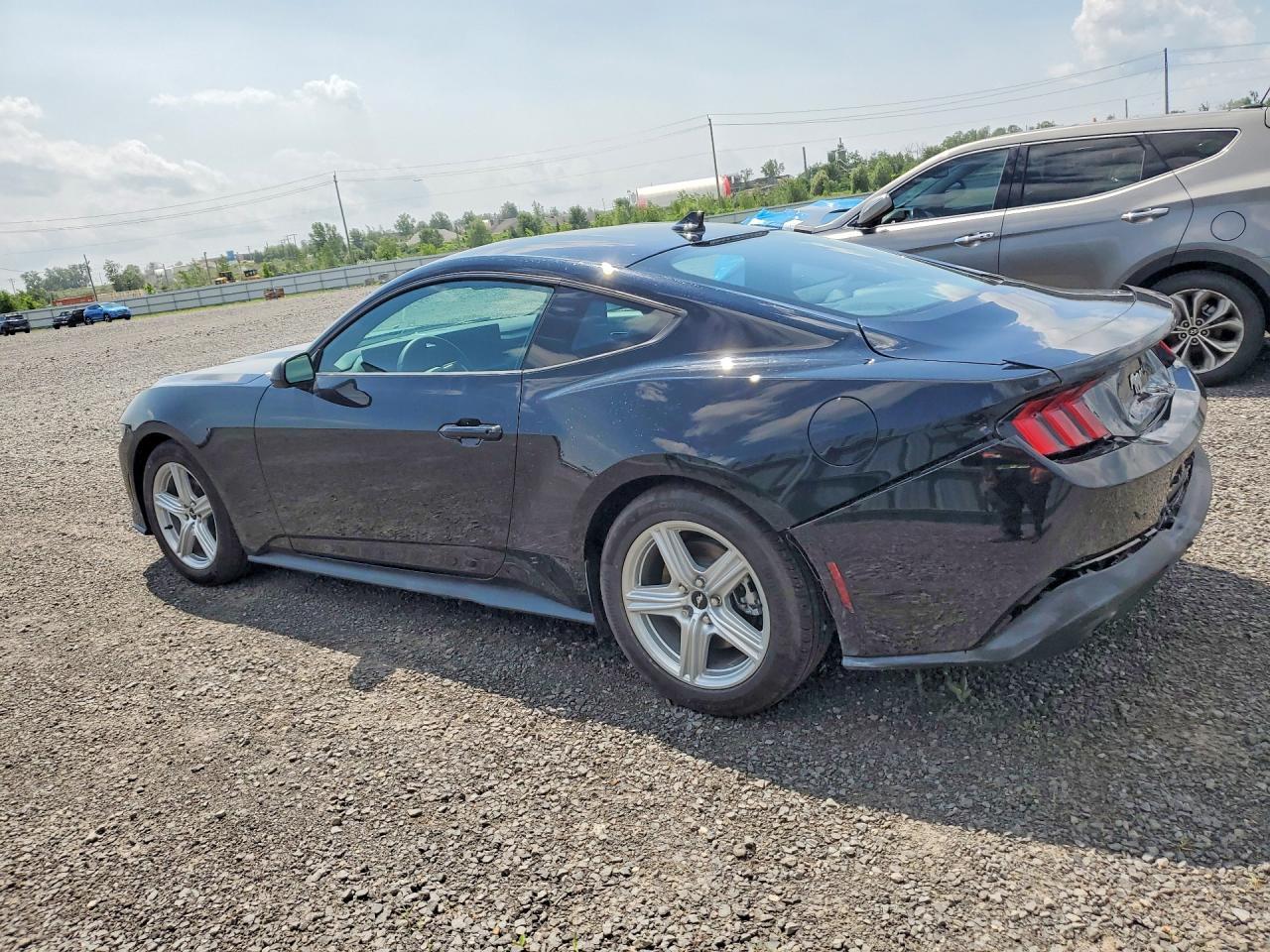 2026 Ford Mustang - zdjęcie 2