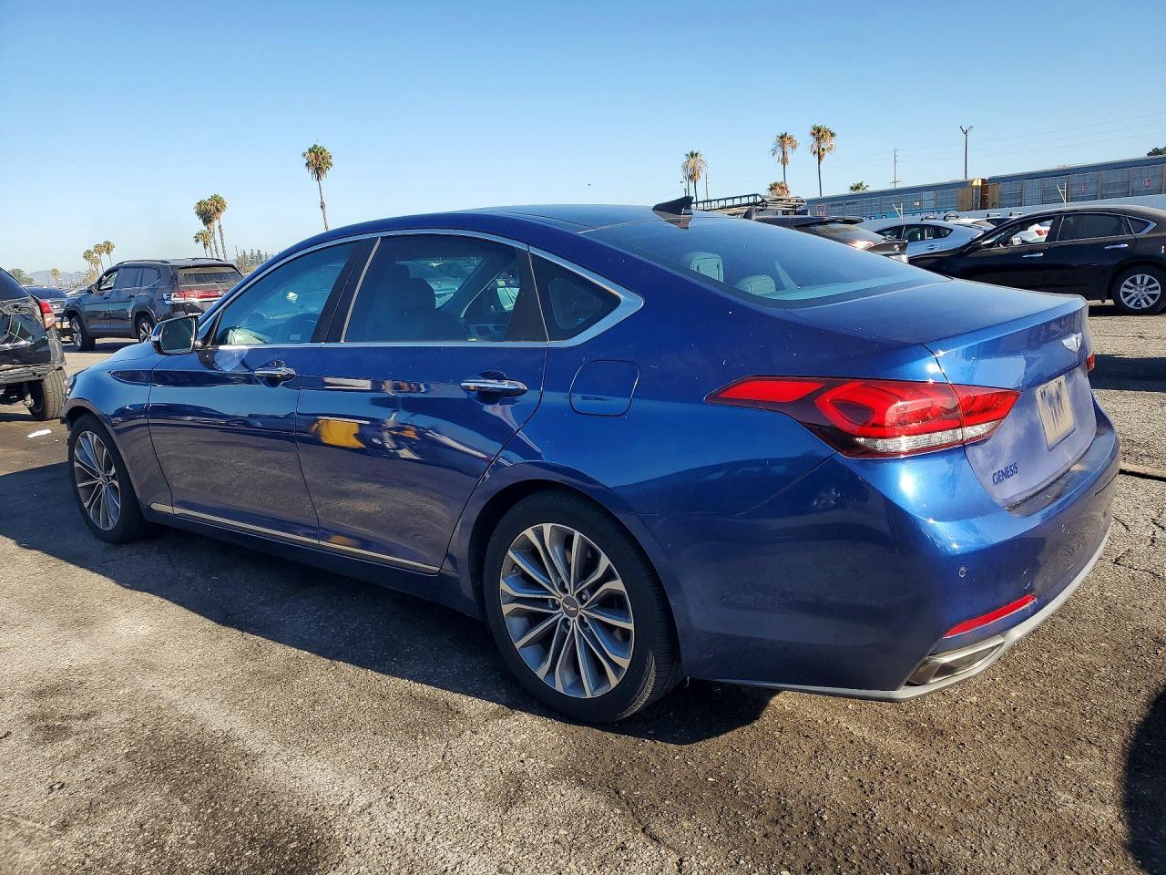 2015 Hyundai Genesis 3.8L - zdjęcie 2