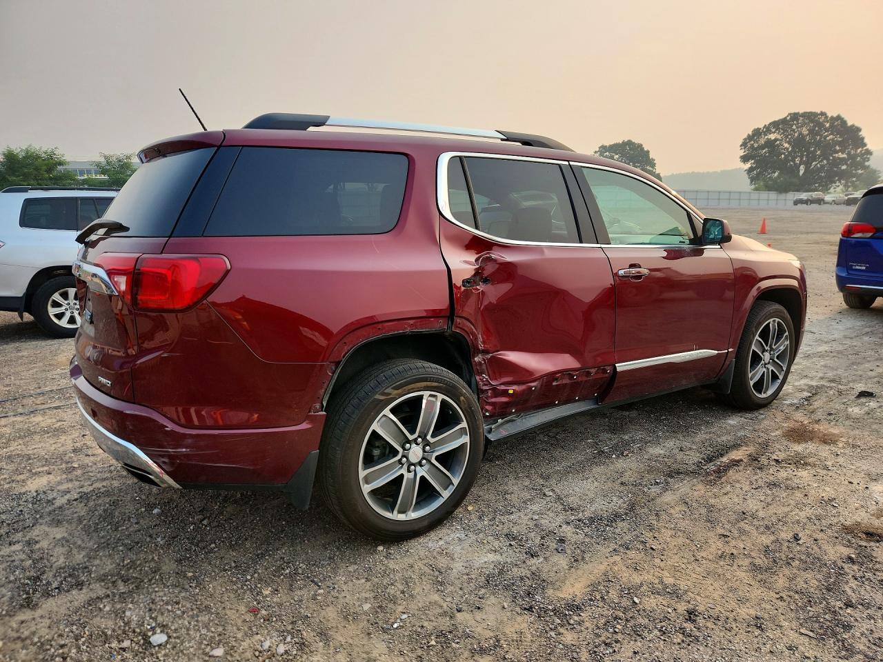 2017 GMC Acadia Denali - zdjęcie 3