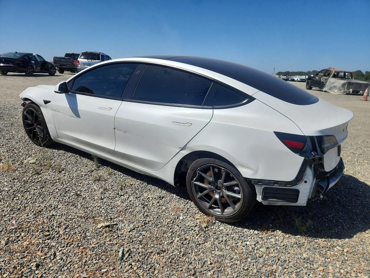 2022 Tesla Model 3 - zdjęcie 2