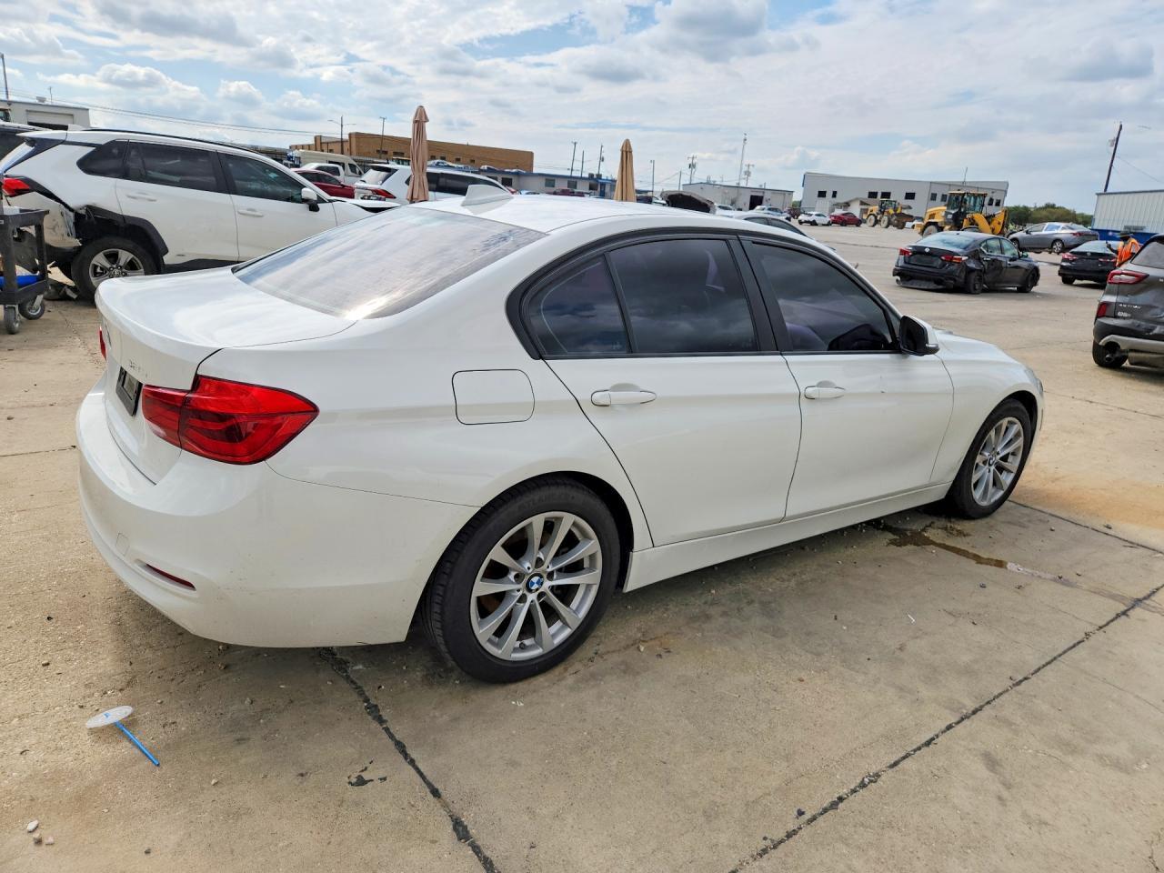 2018 BMW 320 I - zdjęcie 3