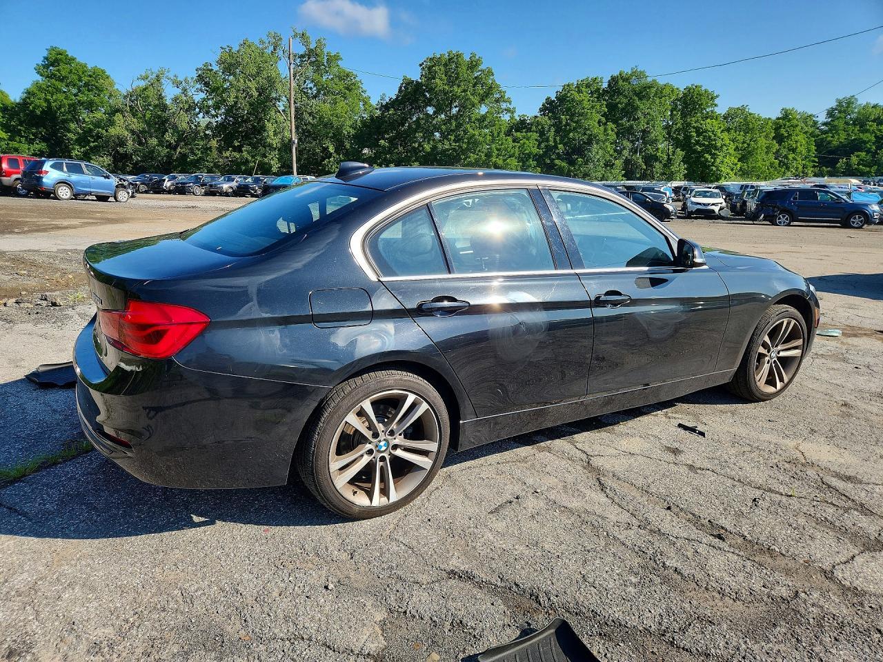 2018 BMW 330 Xi - zdjęcie 3