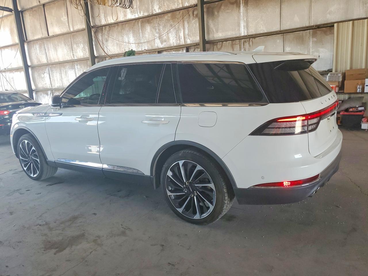 2020 Lincoln Aviator Reserve - zdjęcie 2