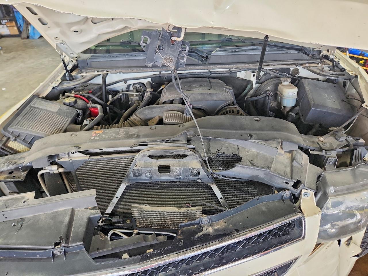 2013 Chevrolet Suburban K1500 Ltz - zdjęcie 12