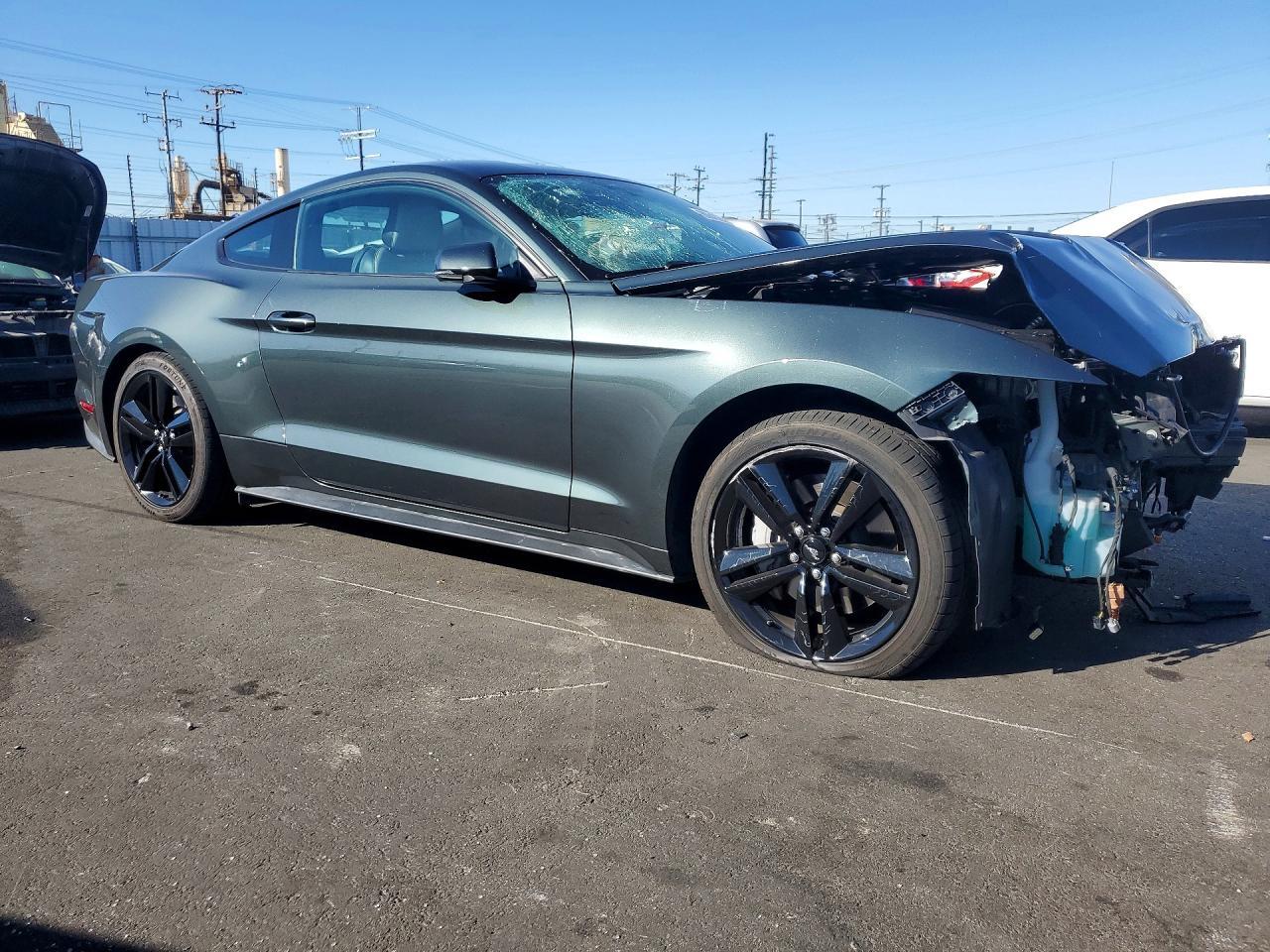 2015 Ford Mustang - zdjęcie 4