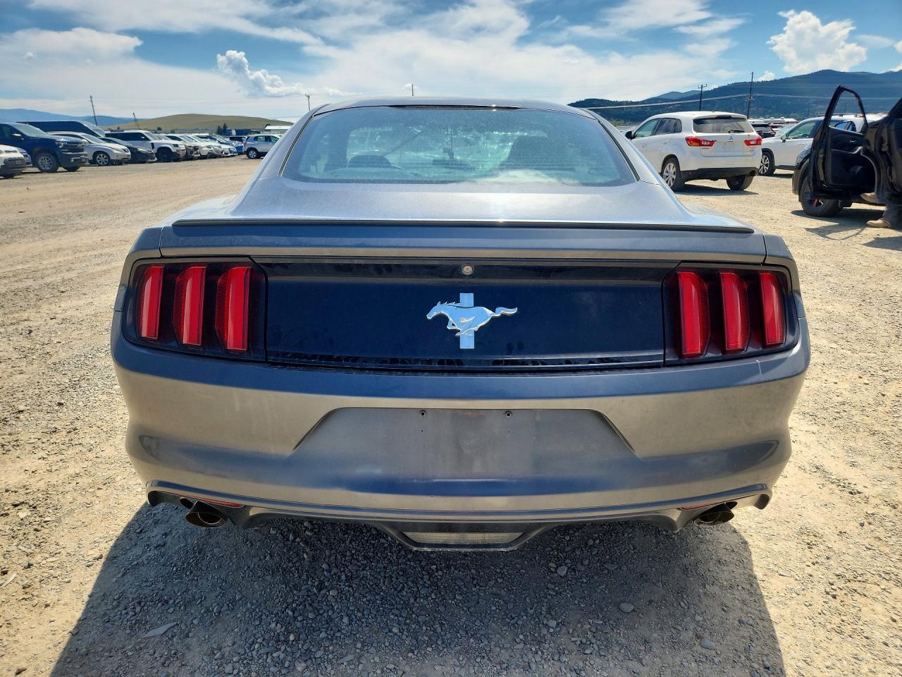2015 Ford Mustang - zdjęcie 6