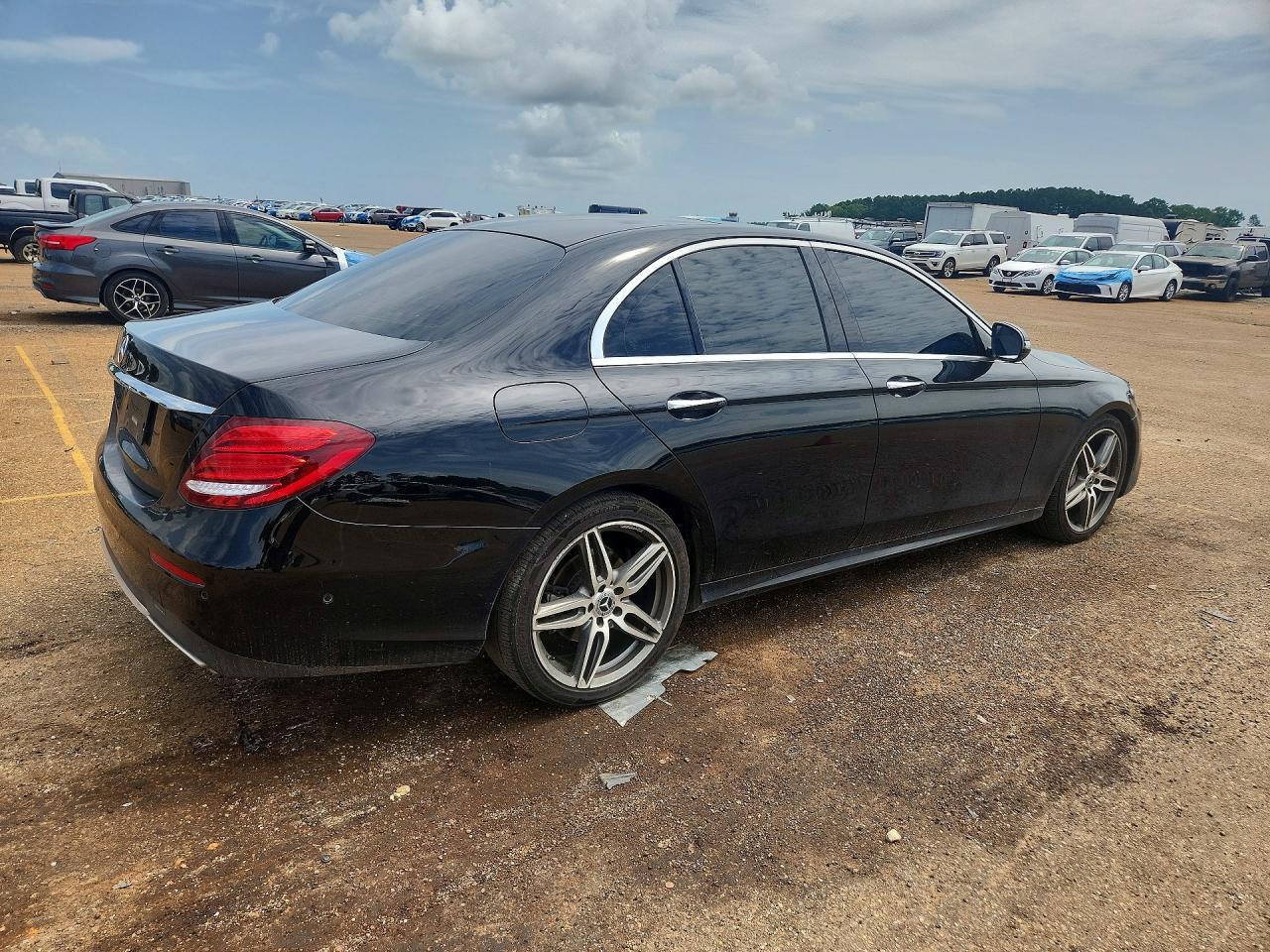 2019 Mercedes-Benz E 300 - zdjęcie 3
