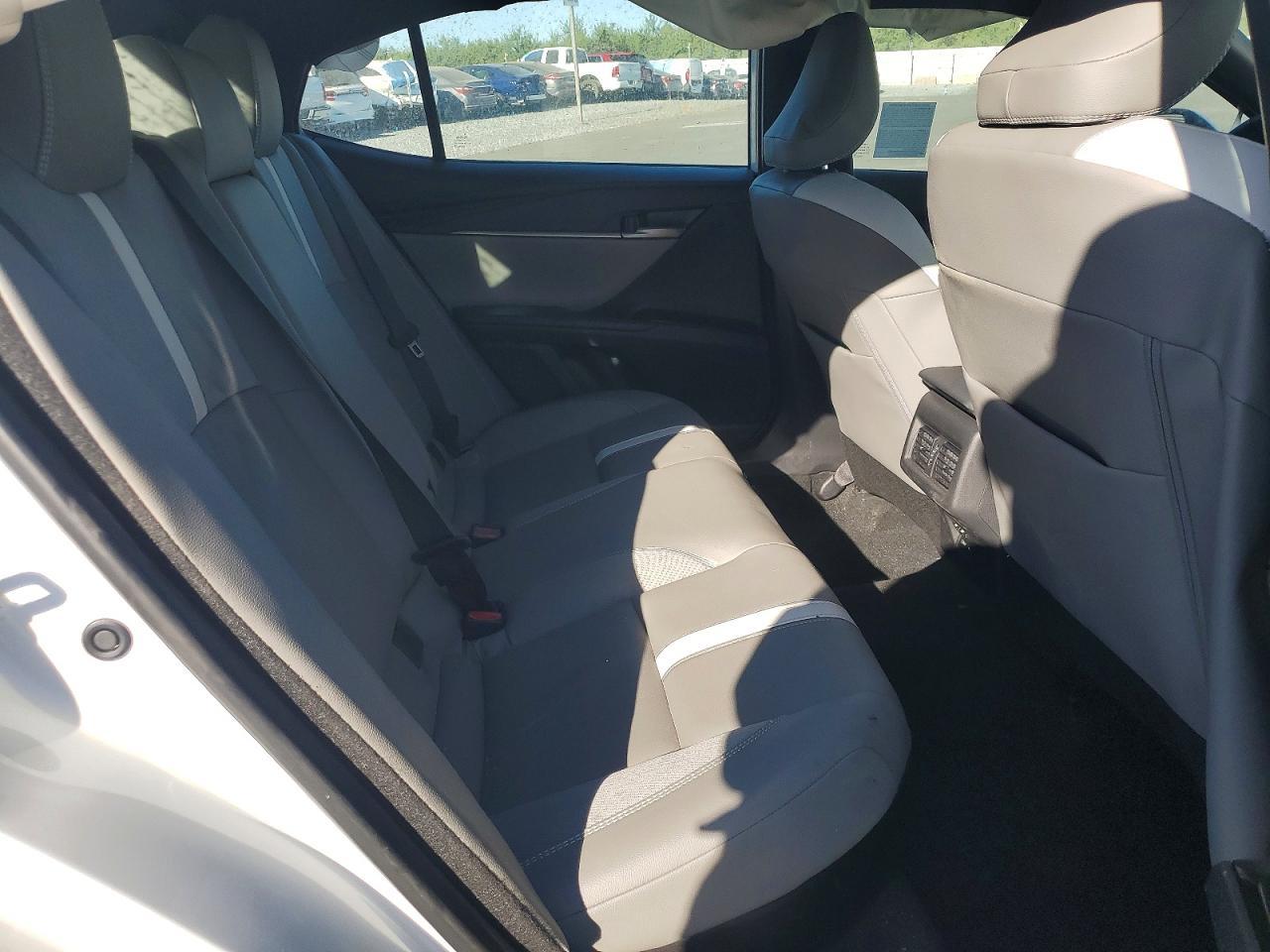 2026 Toyota Camry Se - zdjęcie 10