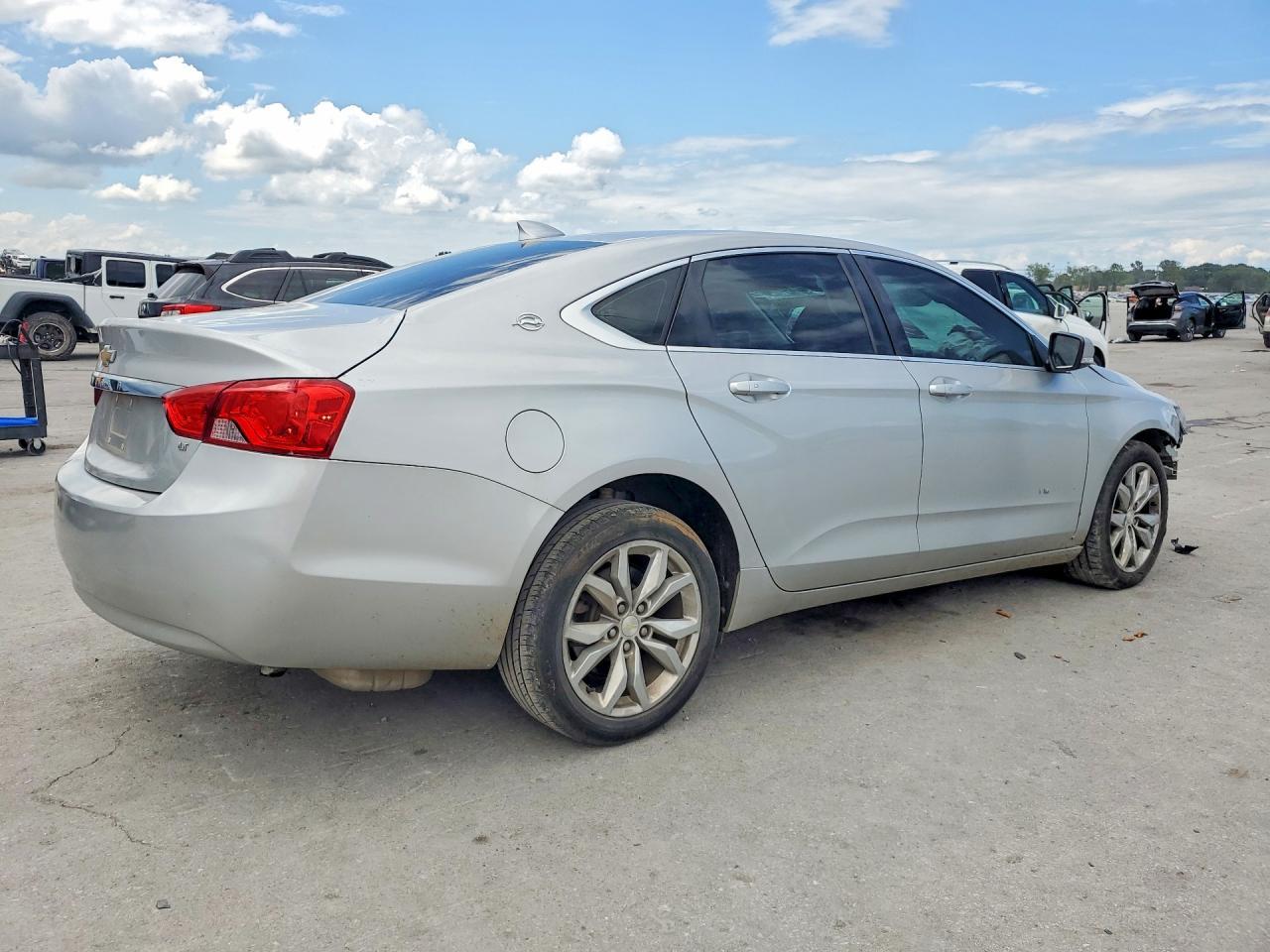 2018 Chevrolet Impala Lt - zdjęcie 3