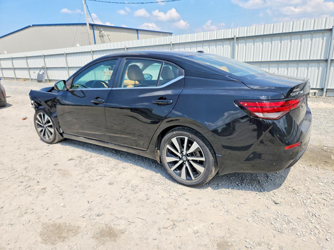 2022 Nissan Sentra Sv - zdjęcie 2