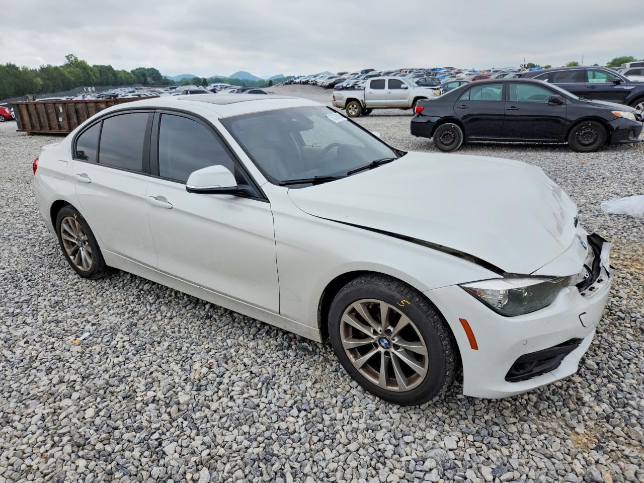 2016 BMW 320 I - zdjęcie 4