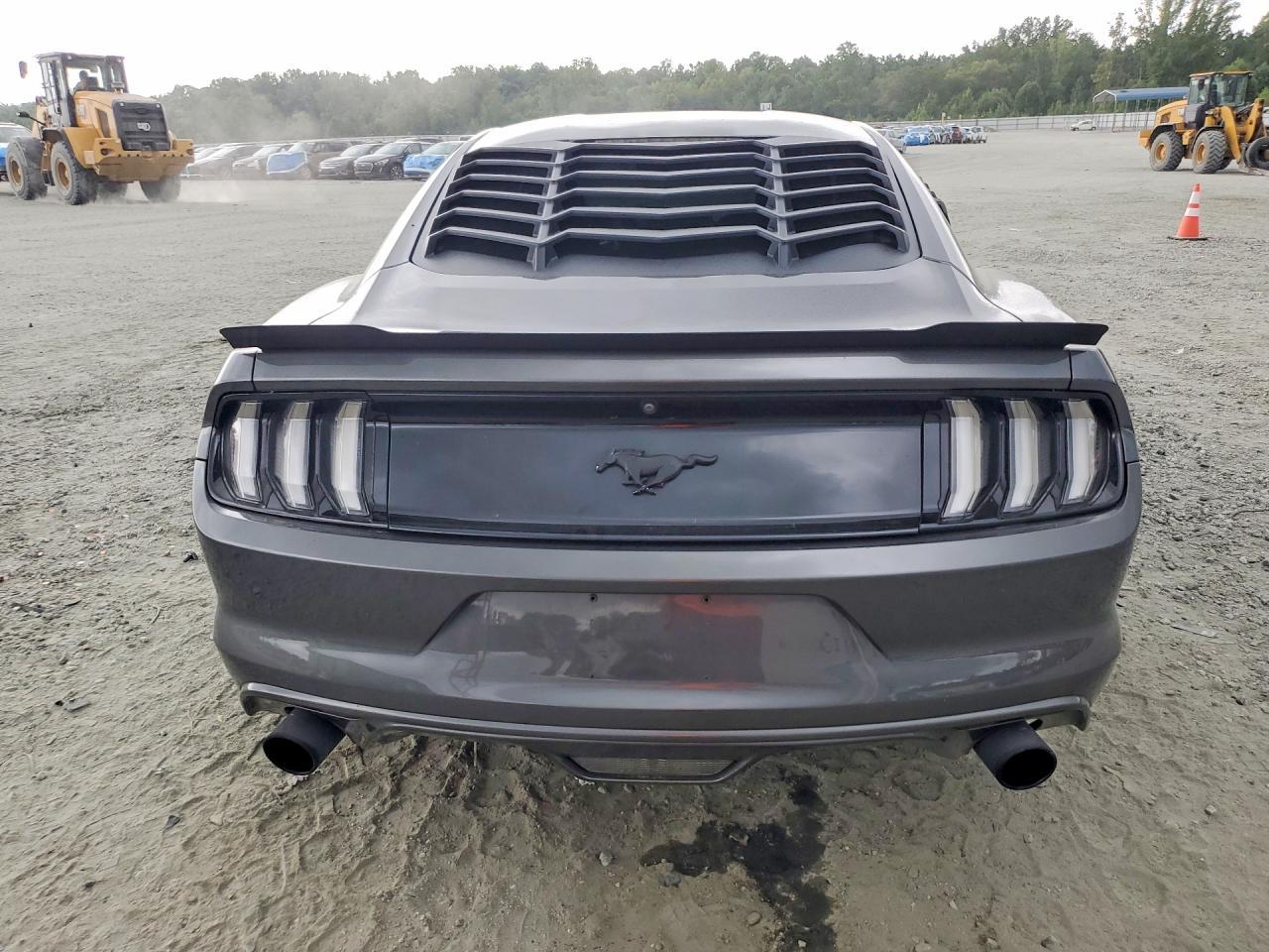 2016 Ford Mustang - zdjęcie 6