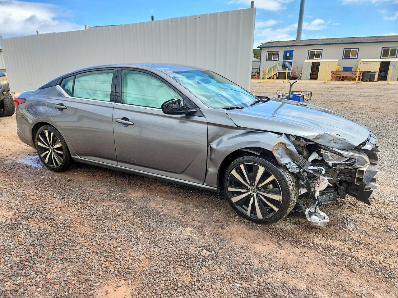 2021 Nissan Altima Sr - zdjęcie 4