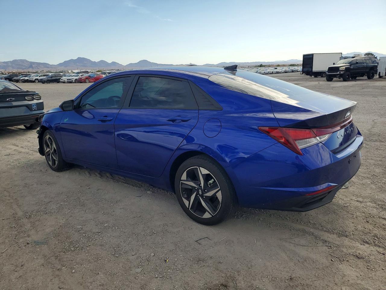 2023 Hyundai Elantra Sel - zdjęcie 2