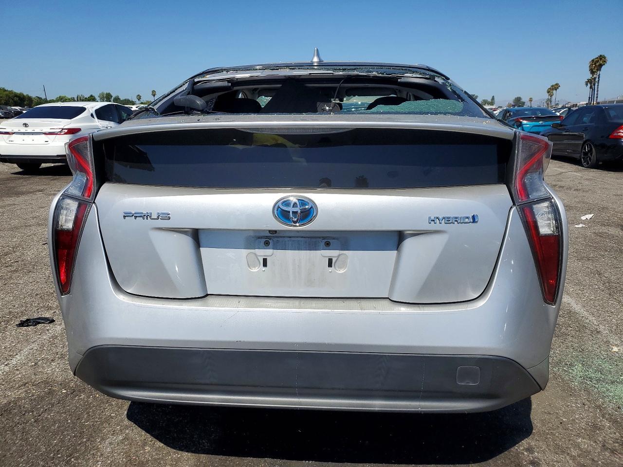 2016 Toyota Prius Three - zdjęcie 6