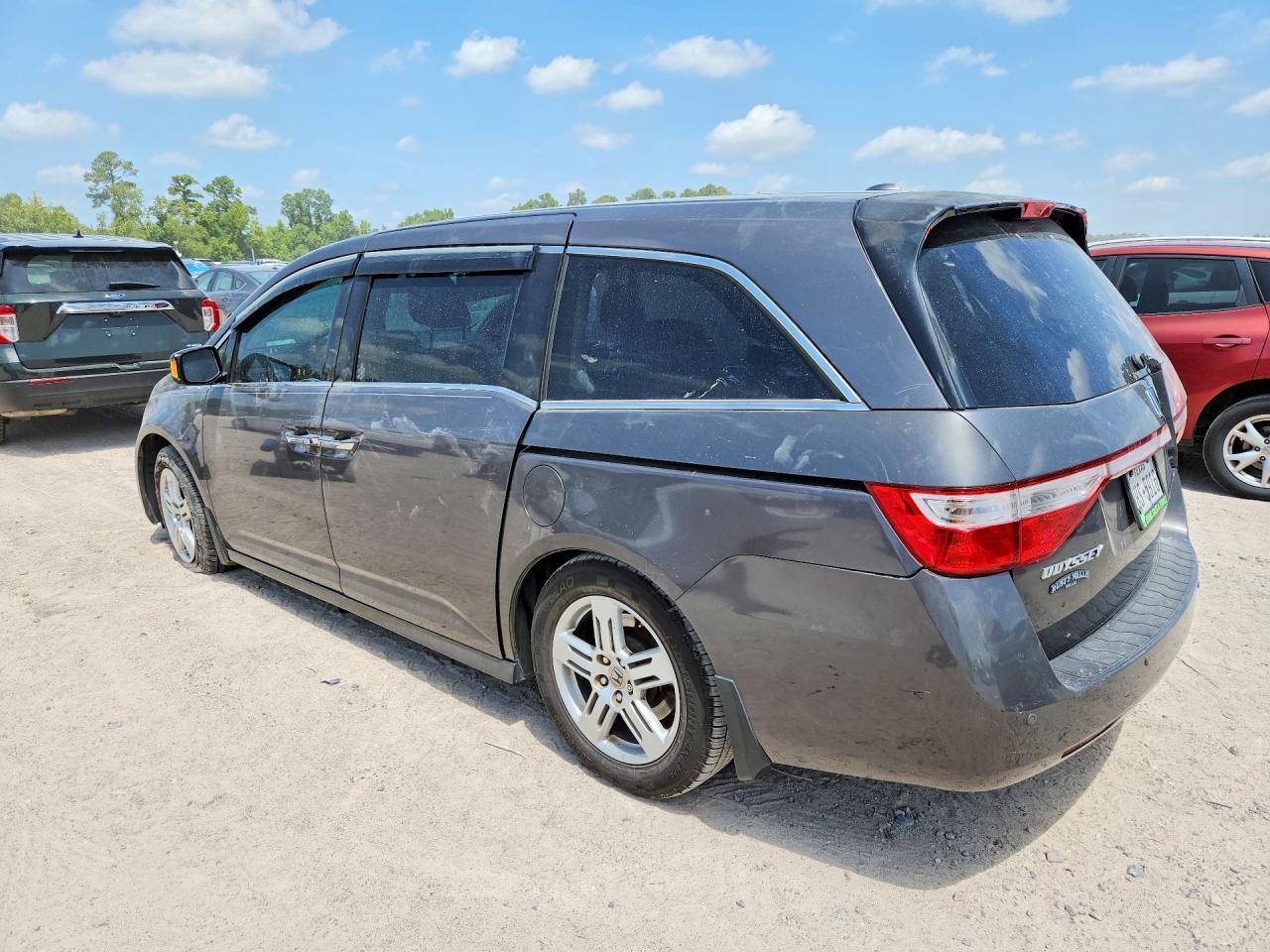 2013 Honda Odyssey Touring - zdjęcie 2