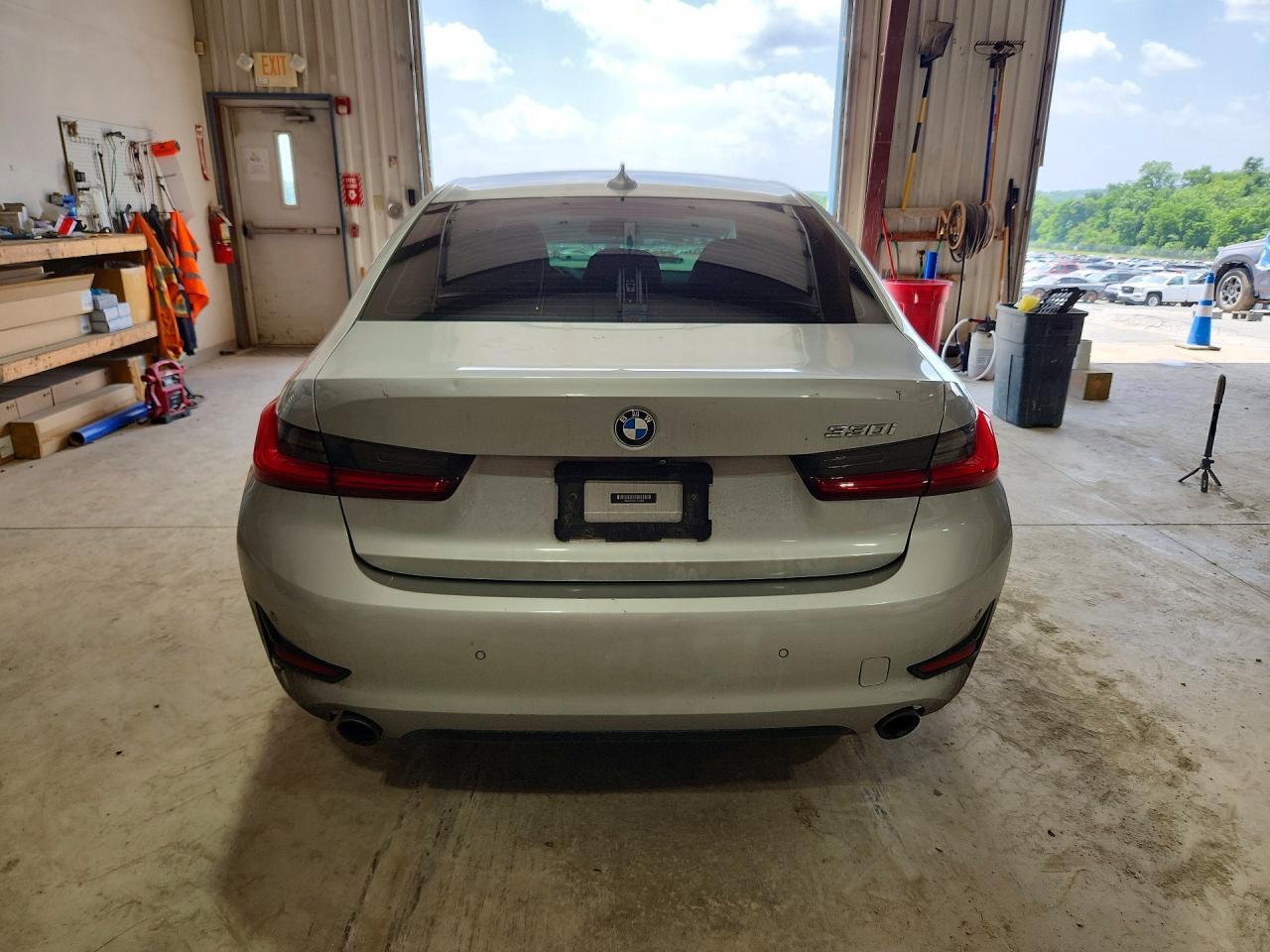 2020 BMW 330I - zdjęcie 6