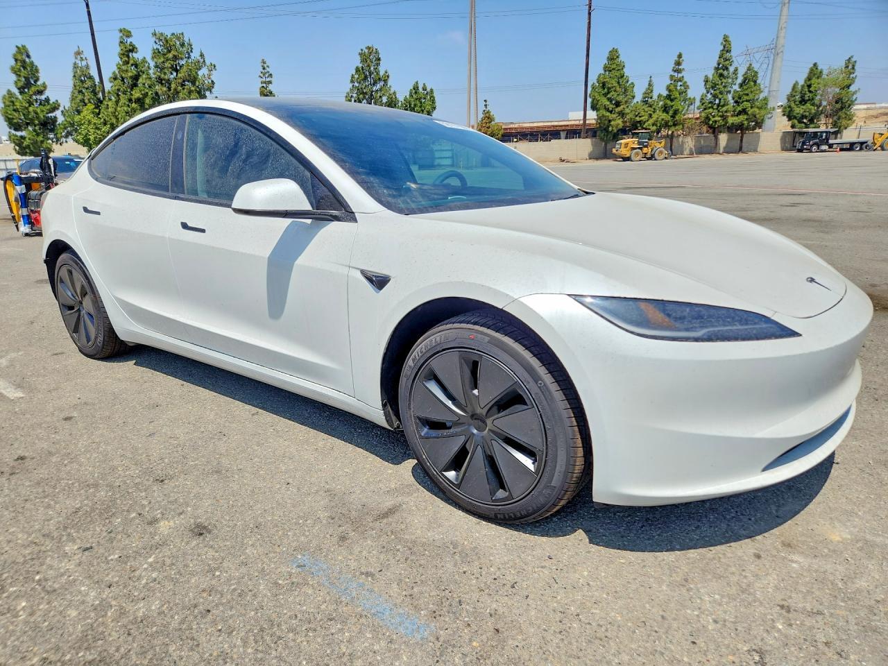 2026 Tesla Model 3 - zdjęcie 4