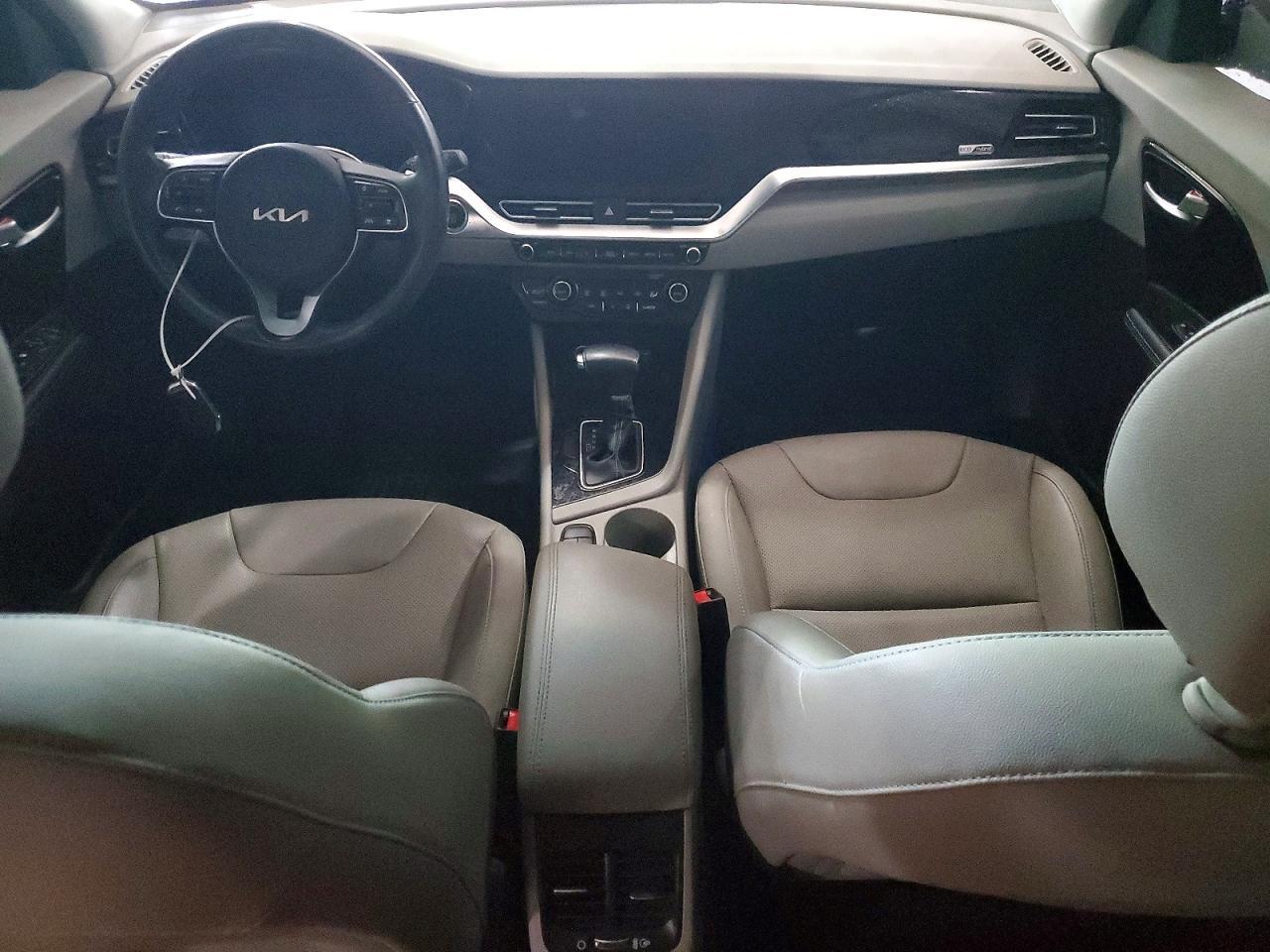 2022 Kia Niro Touring Special Edition - zdjęcie 8