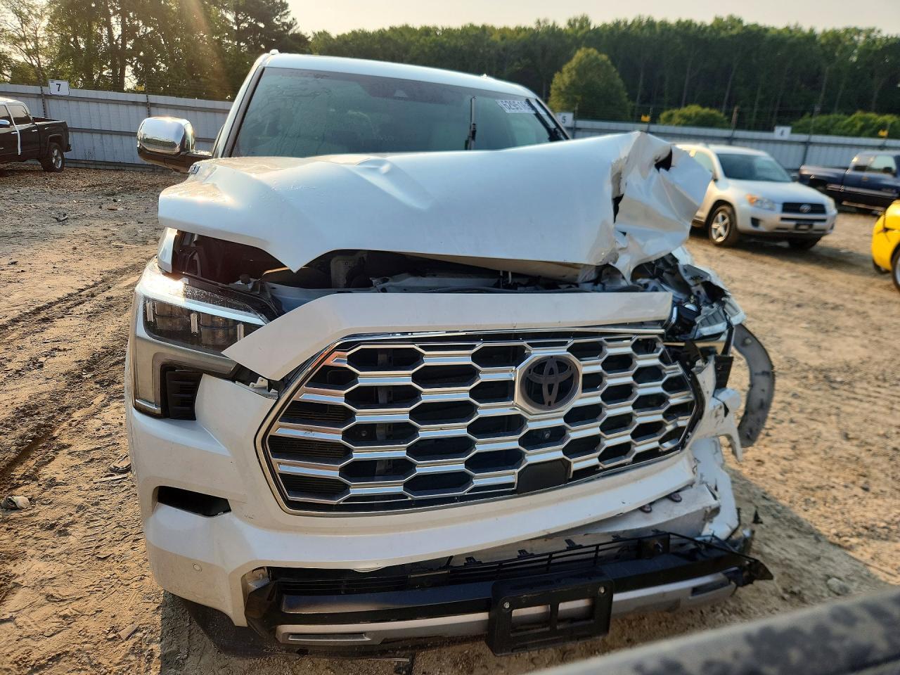 2023 Toyota Sequoia Capstone - zdjęcie 5