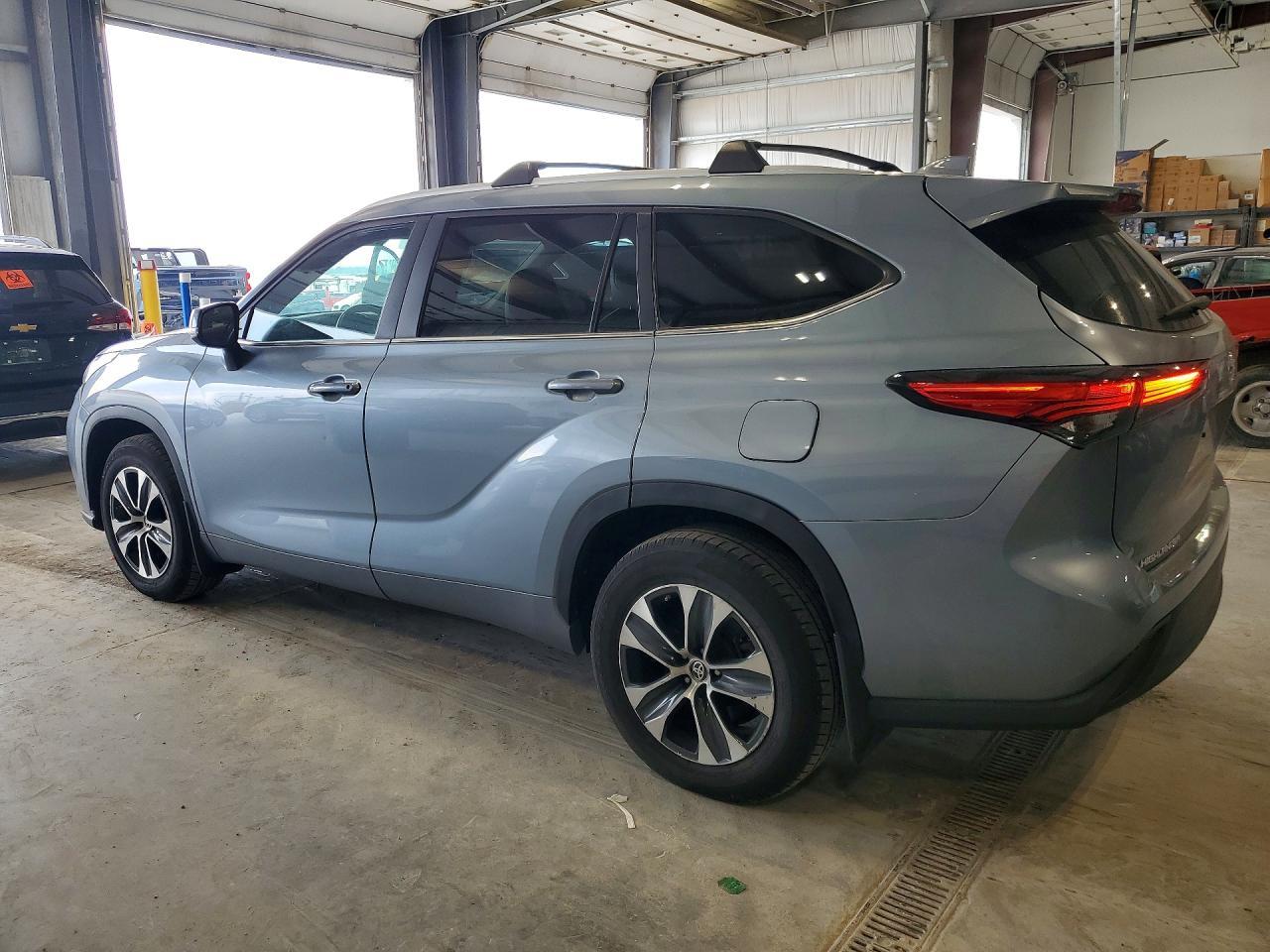 2023 Toyota Highlander Sport - zdjęcie 2