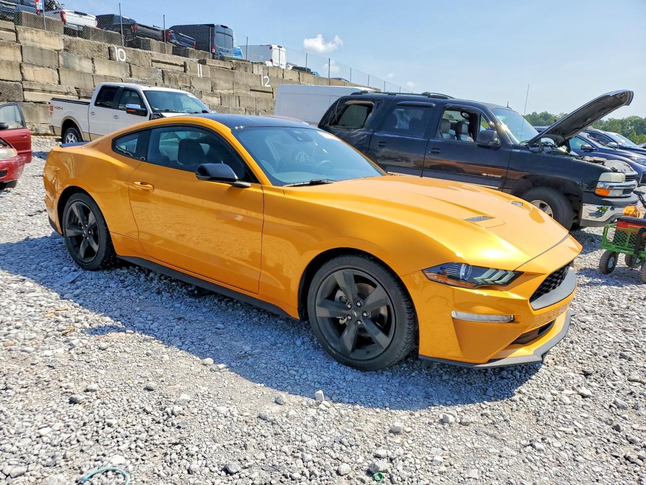 2022 Ford Mustang - zdjęcie 4