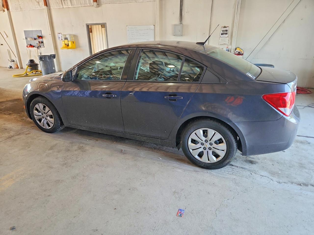 2014 Chevrolet Cruze Ls - zdjęcie 2