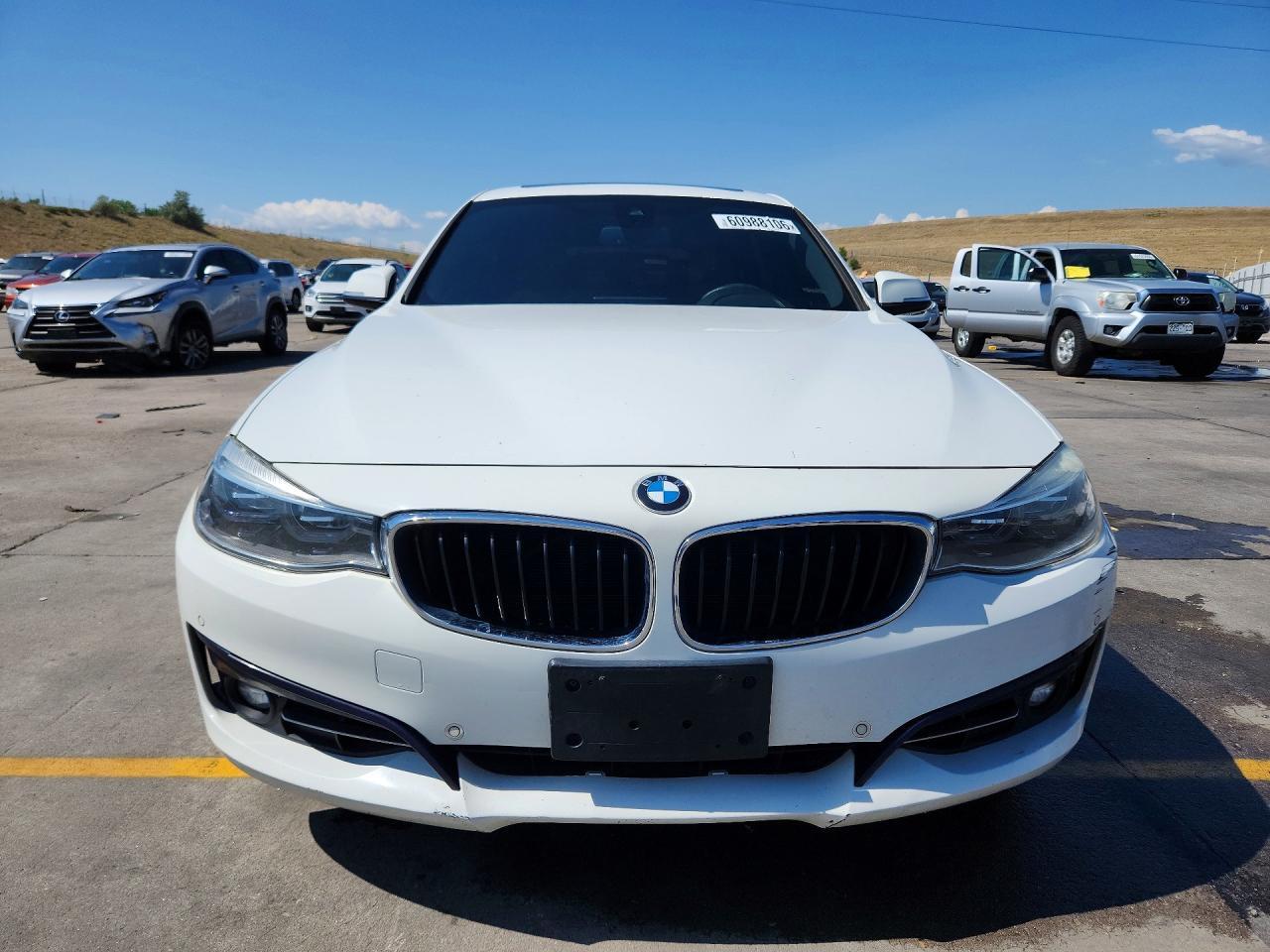 2017 BMW 330 Xigt - zdjęcie 5
