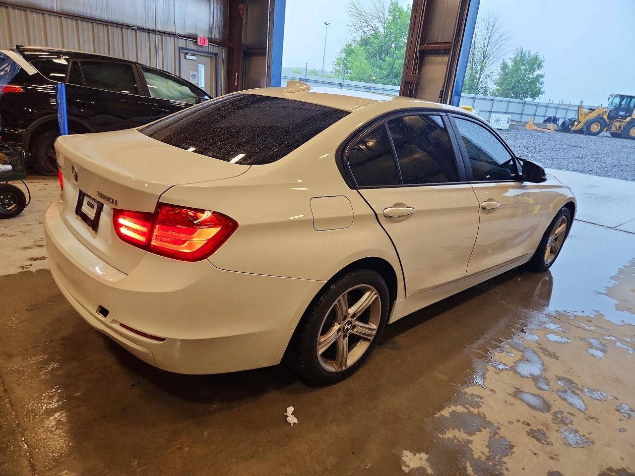 2015 BMW 320 I xDrive - zdjęcie 3