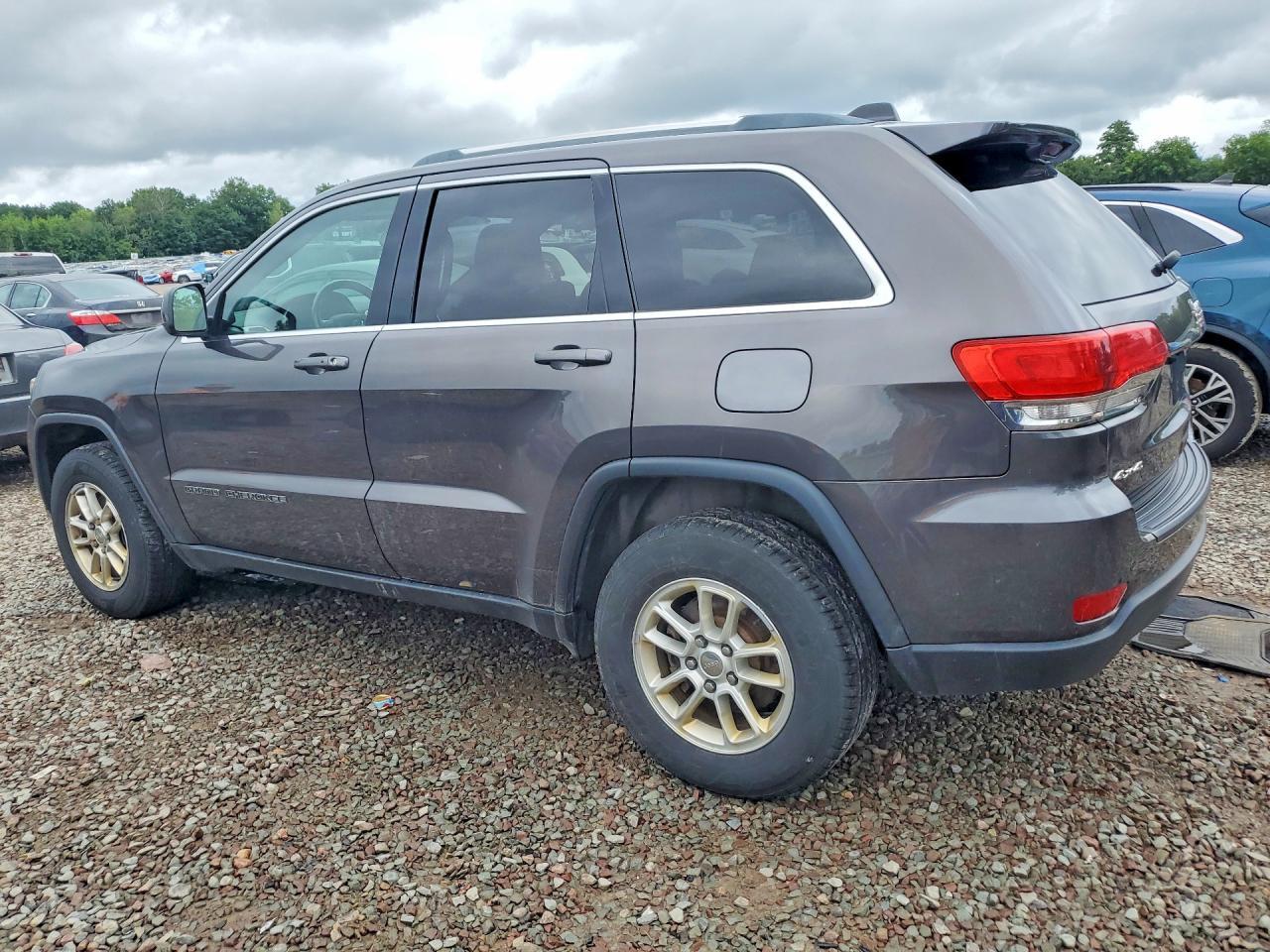 2019 Jeep Grand Cherokee Laredo - zdjęcie 2