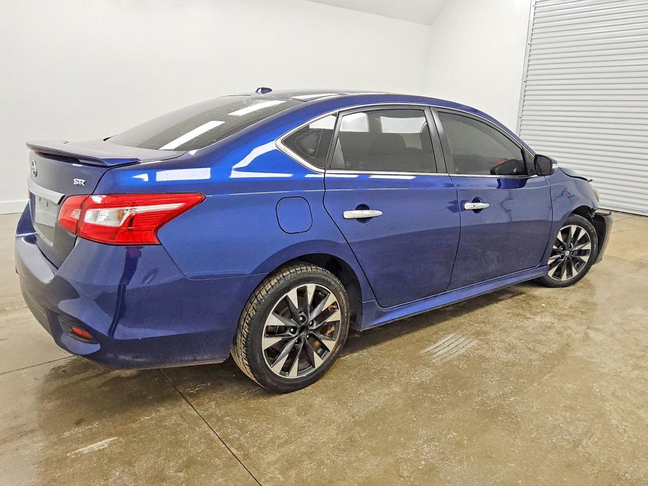 2019 Nissan Sentra Sr - zdjęcie 3