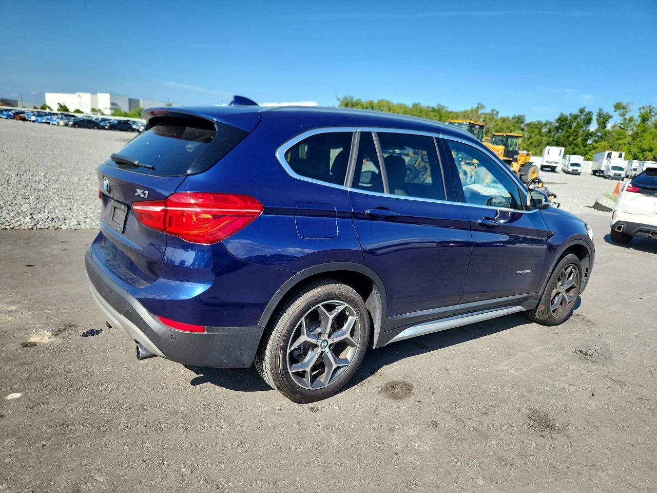 2017 BMW X1 Sdrive28I - zdjęcie 3