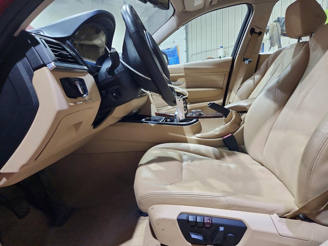 2014 BMW 335 Xi - zdjęcie 7