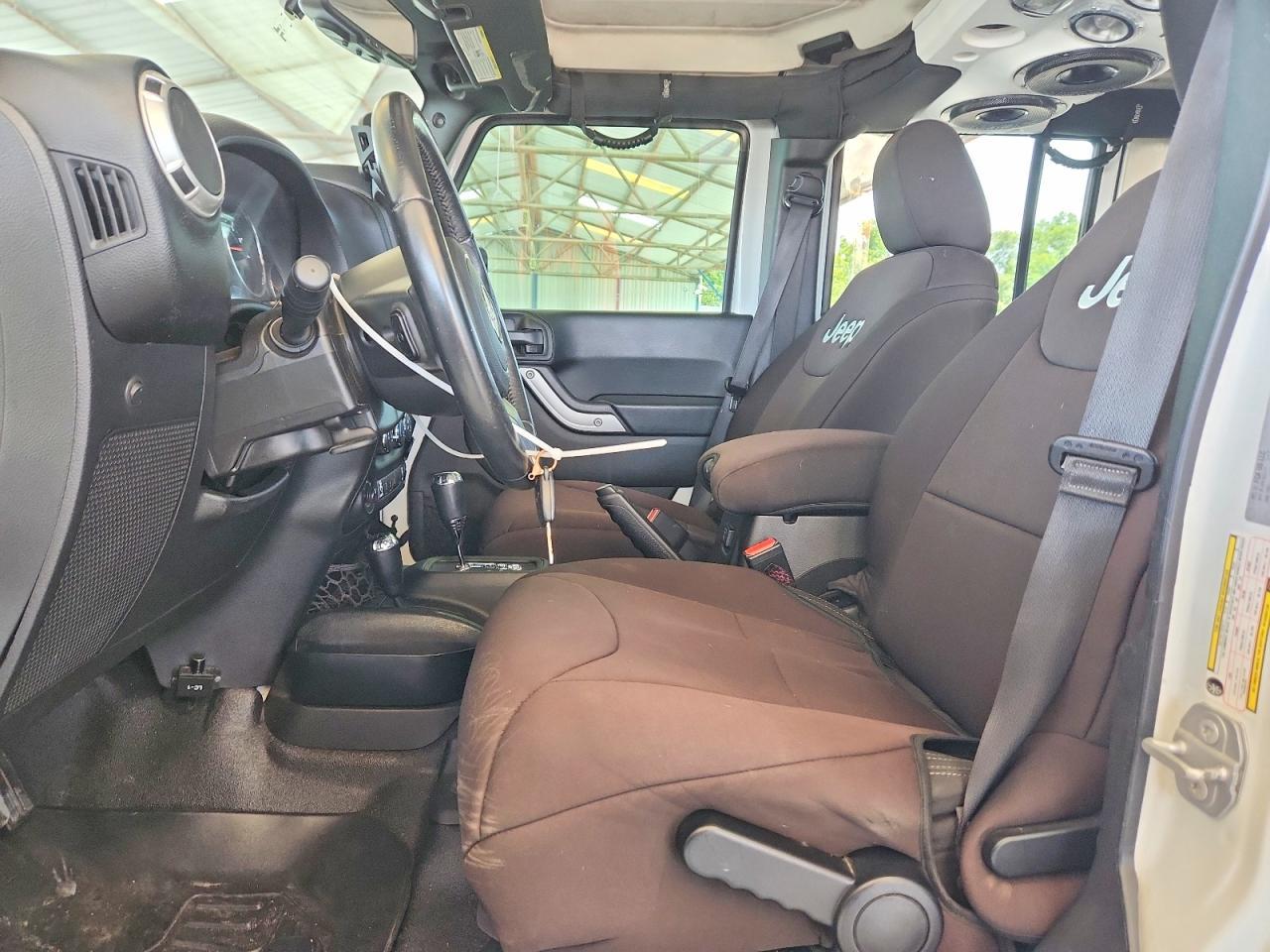 2017 Jeep Wrangler Unlimited Sahara - zdjęcie 7