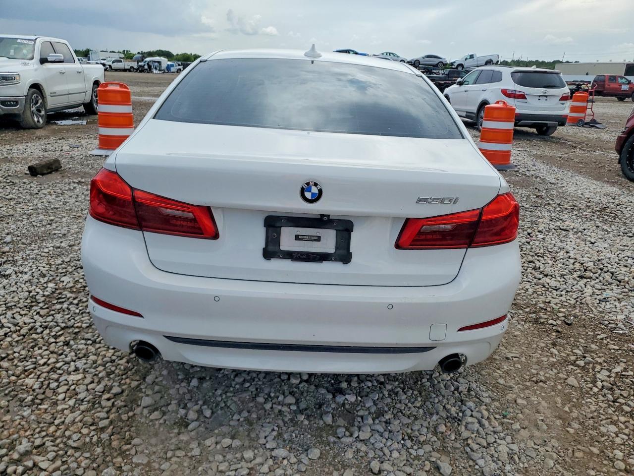 2017 BMW 530 I - zdjęcie 6