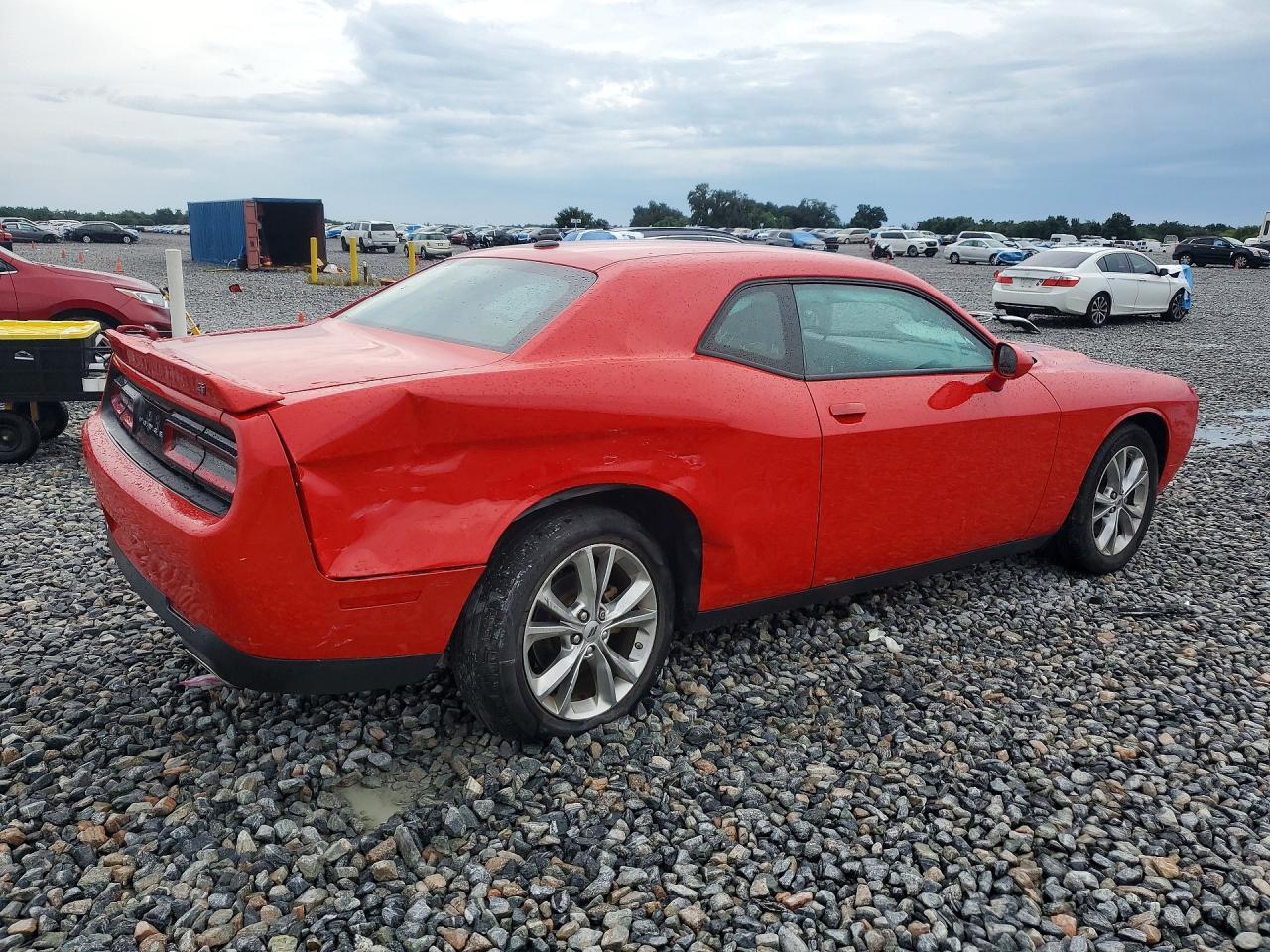 2022 Dodge Challenger Sxt - zdjęcie 3