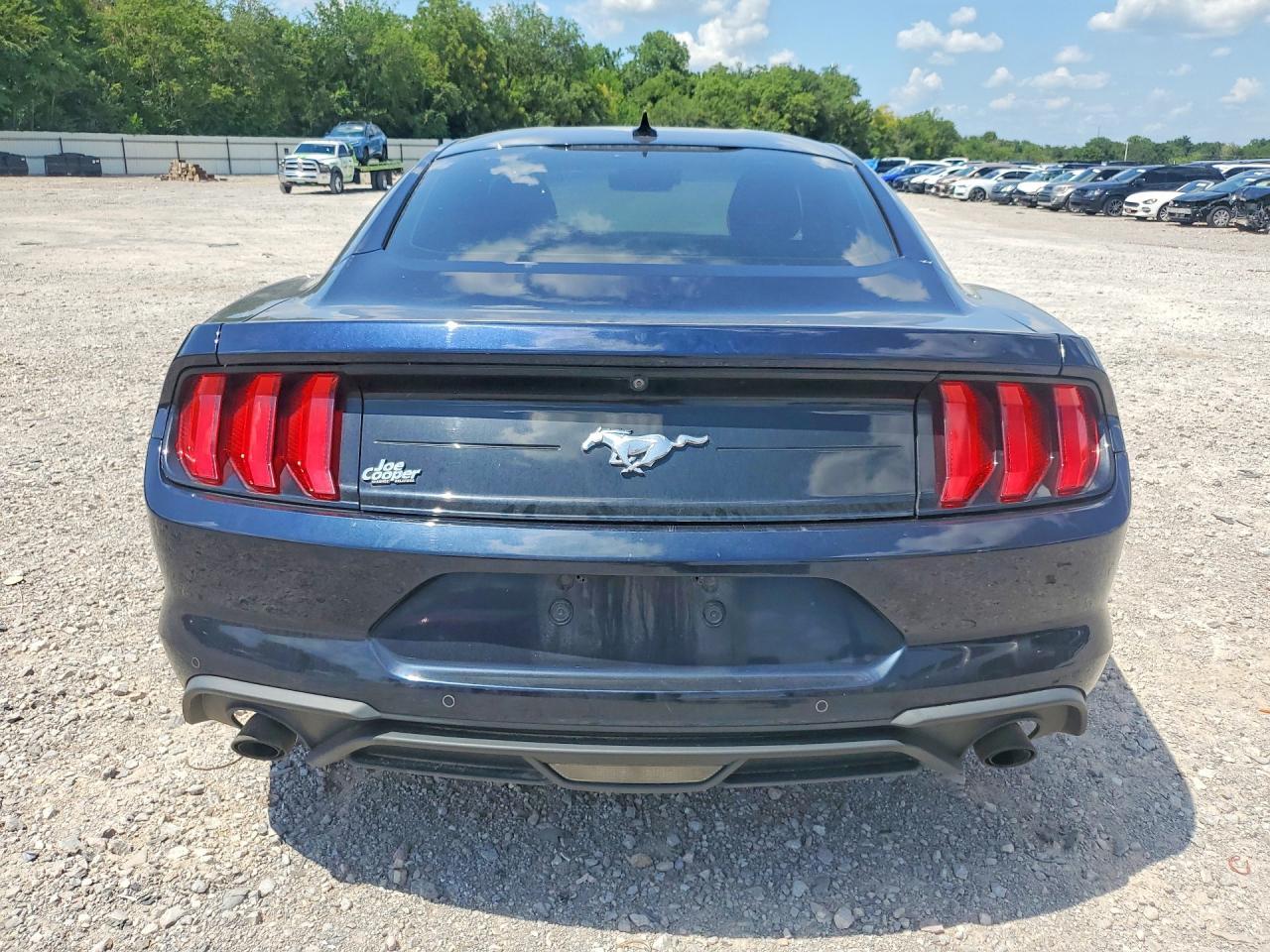 2021 Ford Mustang - zdjęcie 6