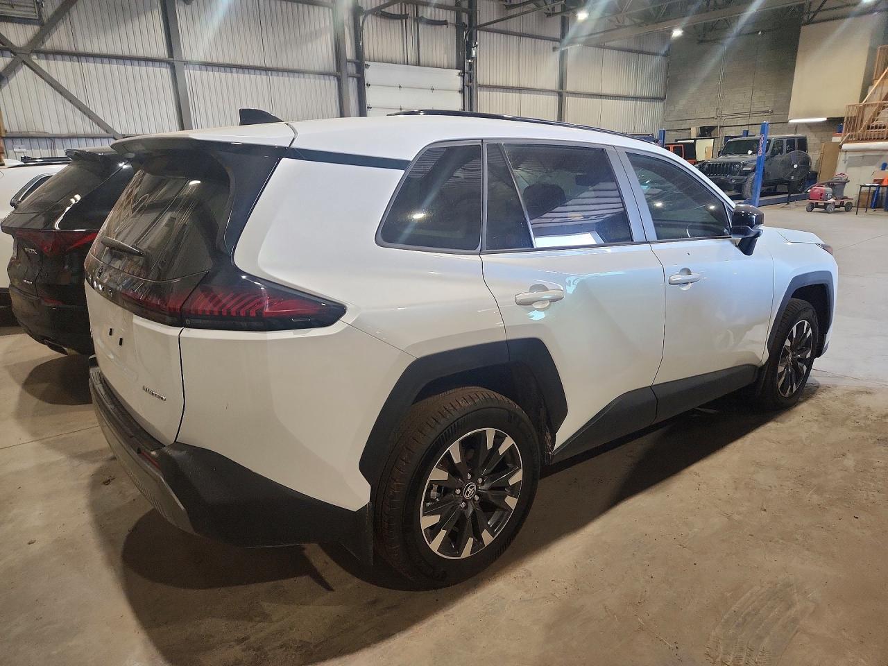 2026 Toyota Rav4 Le - zdjęcie 3