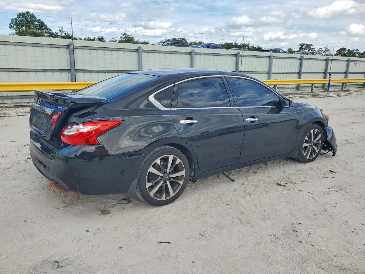 2016 Nissan Altima 2.5 Sr - zdjęcie 3