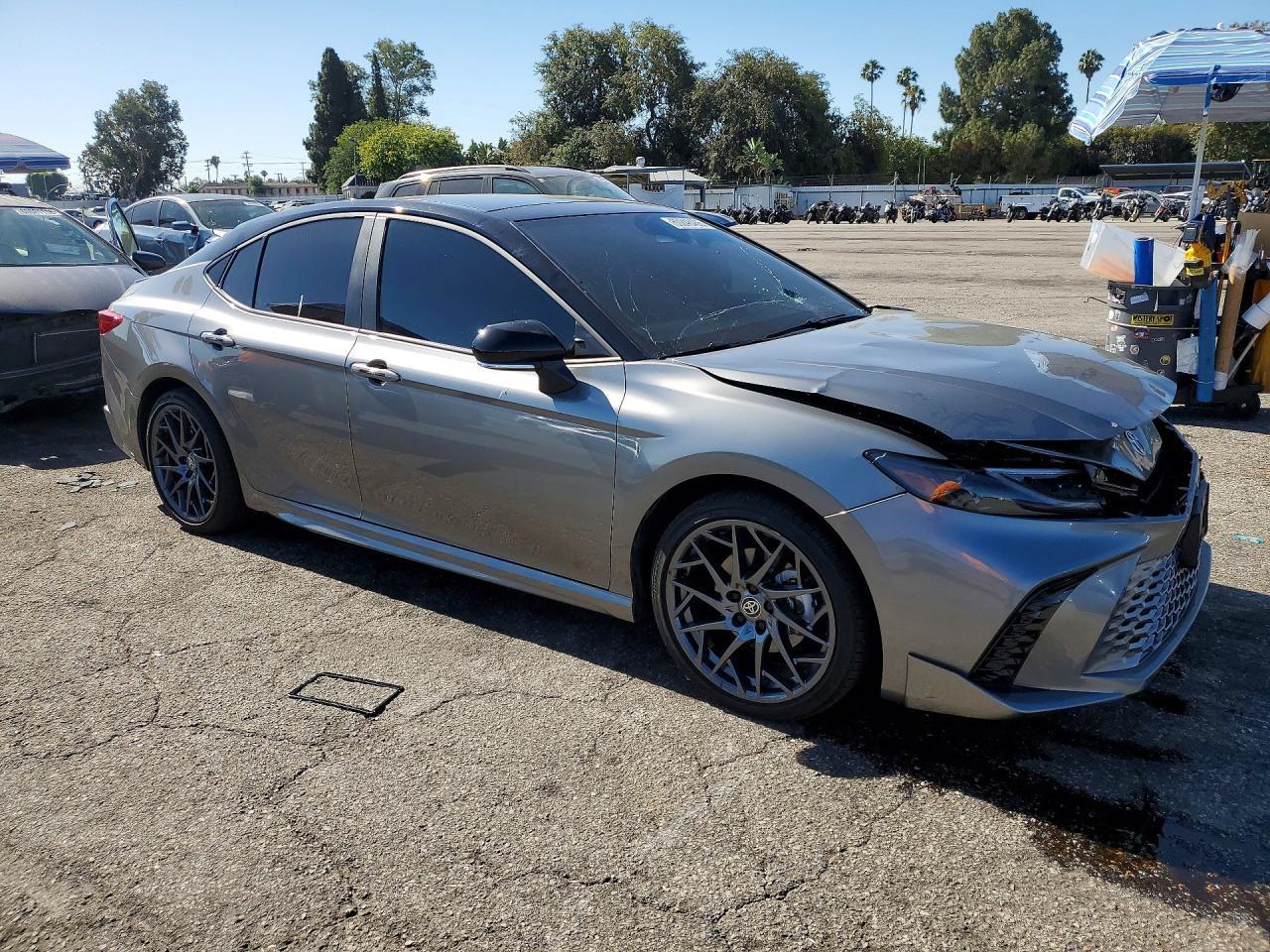 2026 Toyota Camry Xse - zdjęcie 4