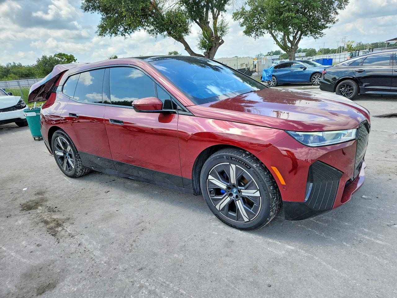 2022 BMW Ix xDrive50 - zdjęcie 4