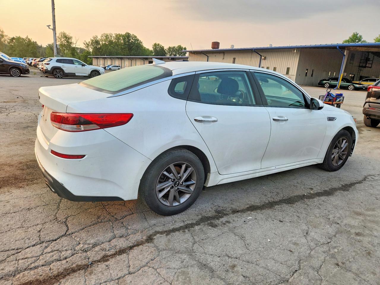 2020 Kia Optima Lx - zdjęcie 3