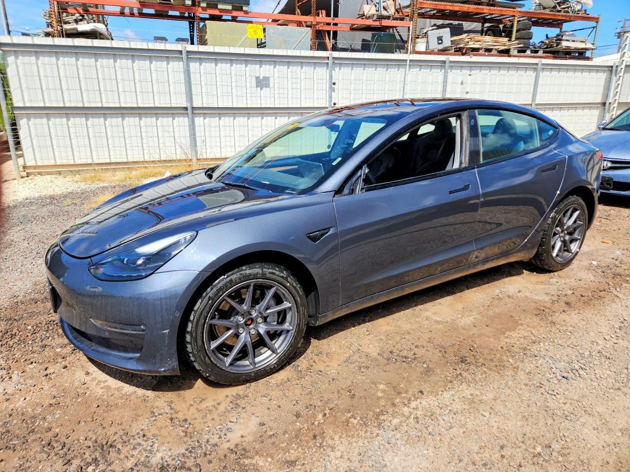 2022 Tesla Model 3 - zdjęcie główne