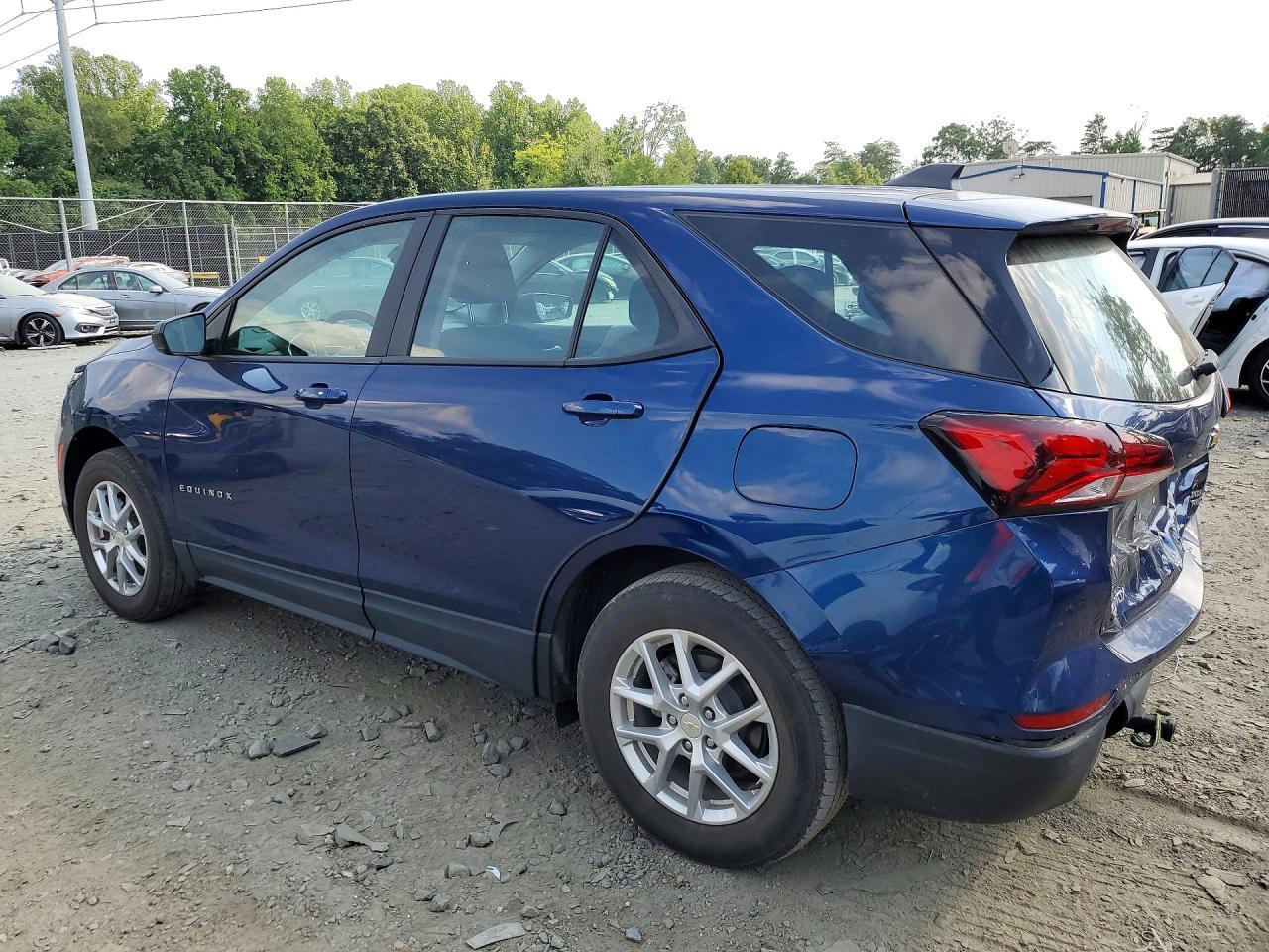 2022 Chevrolet Equinox Ls - zdjęcie 2