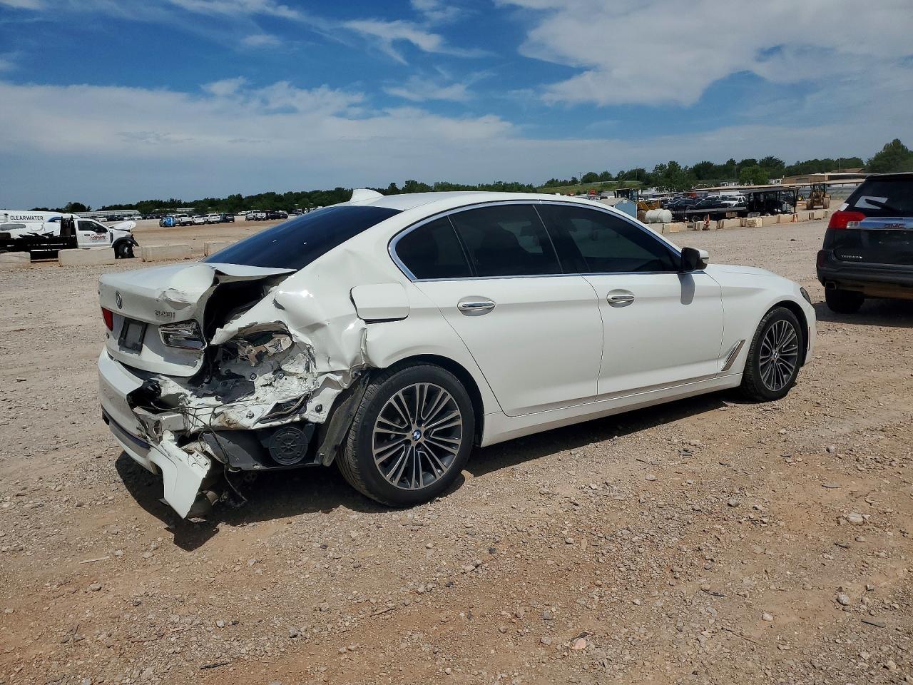 2018 BMW Seria 5 540i - zdjęcie 3
